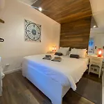 Flat Graca 48